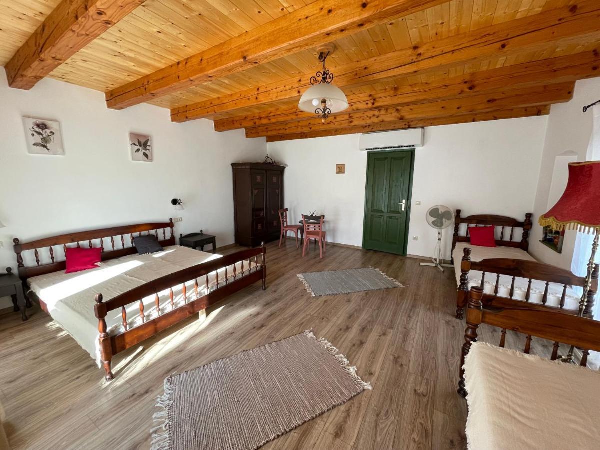 Fuszeres Porta Villa Mihalyfa Luaran gambar