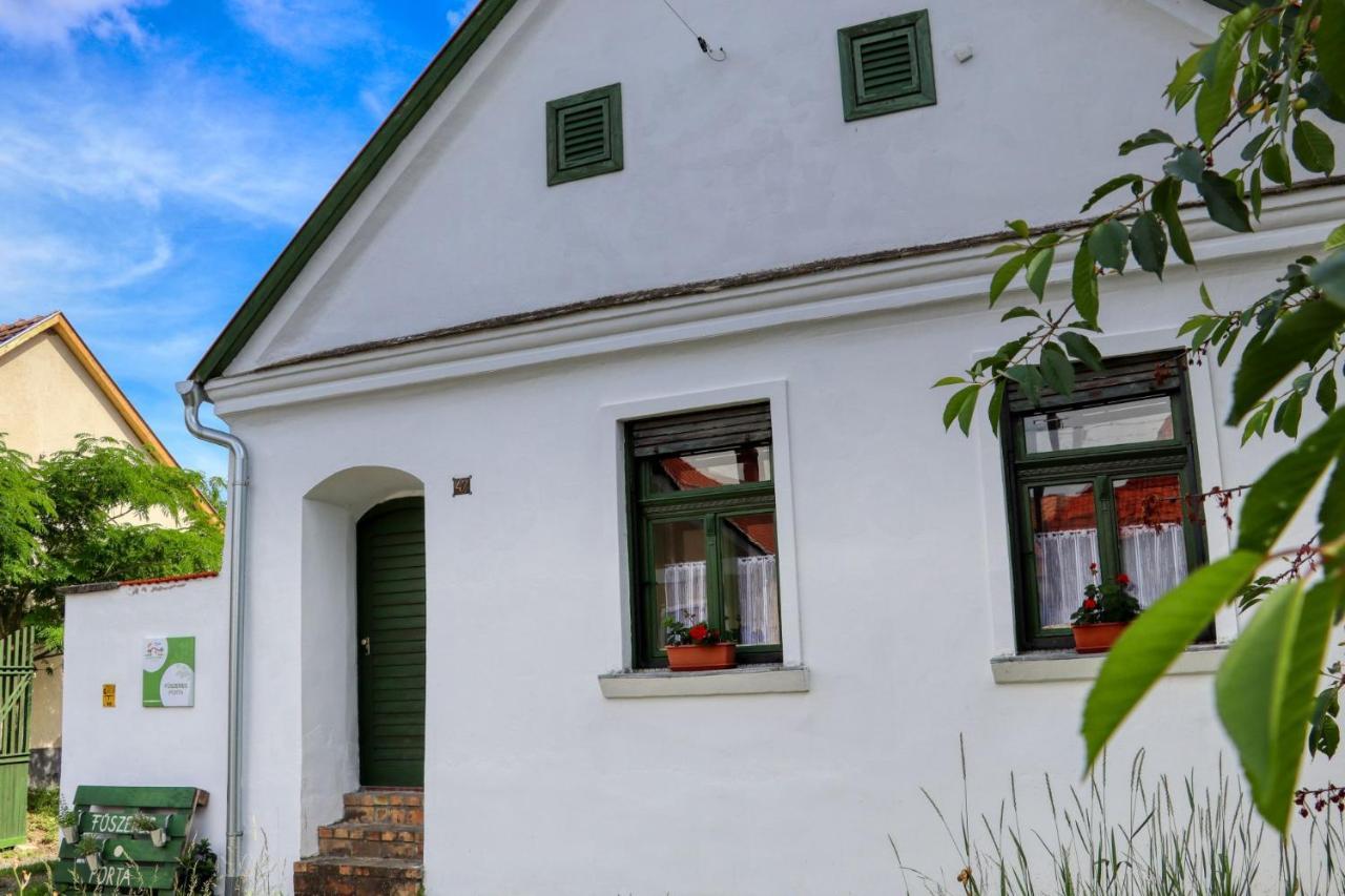 Fuszeres Porta Villa Mihalyfa Luaran gambar
